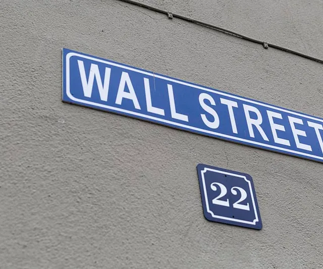 Riesigker Eiscafé - Wall Street Schild